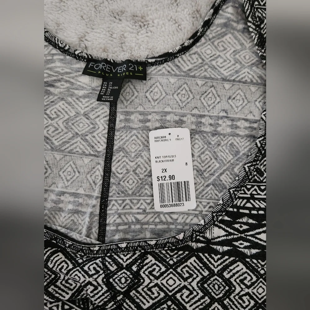 FINAL PRICE!! NWT! FOREVER 21 TANK TOP ! - Picture 3 of 4